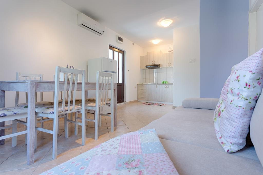 Apartment Dijana Podstrana Bagian luar foto